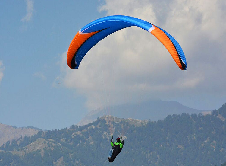 Paragliding in India