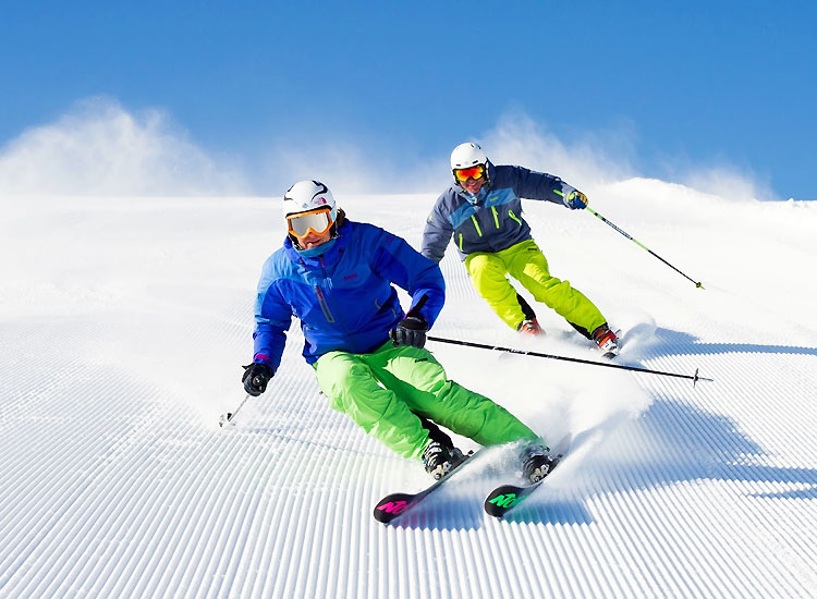 Skiing in Auli, India