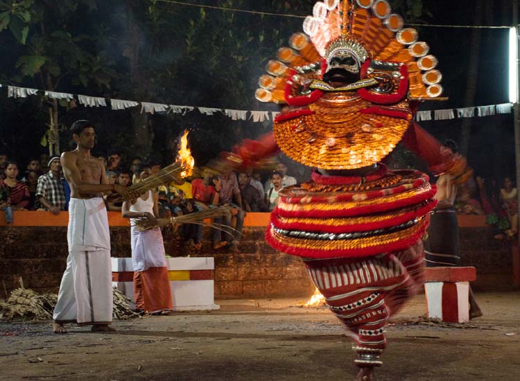 theyyam in kerala