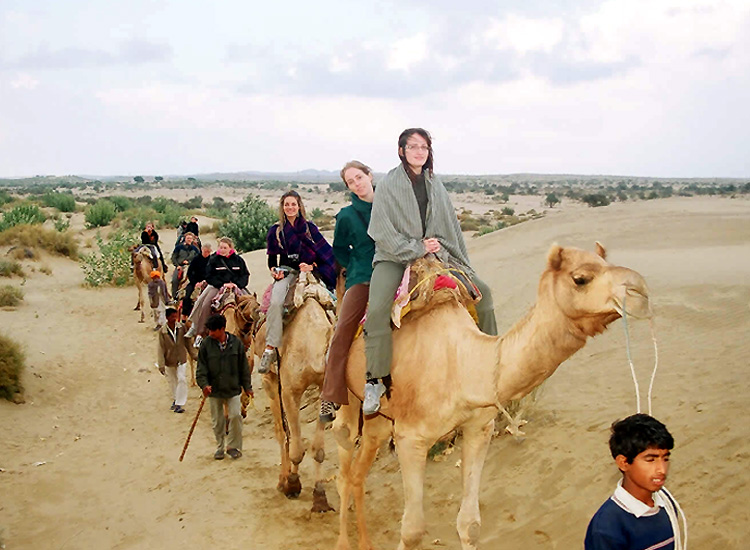 camel safari in jaisalmer