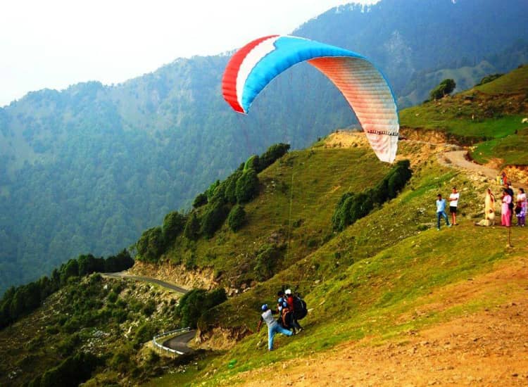 paragliding in Bir Billing