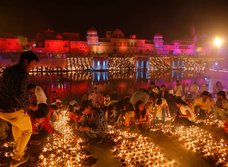 300,000 Lit in India for Diwali