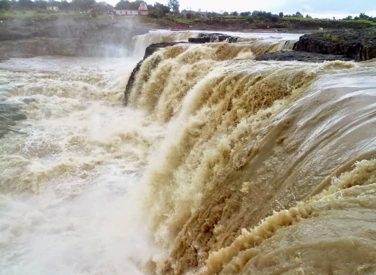 View of Sahastrakund Waterfall