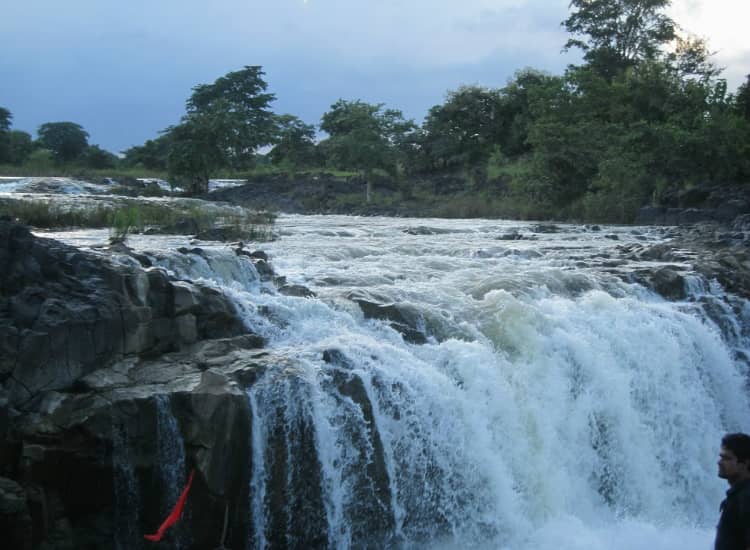 Pochera Waterfalls