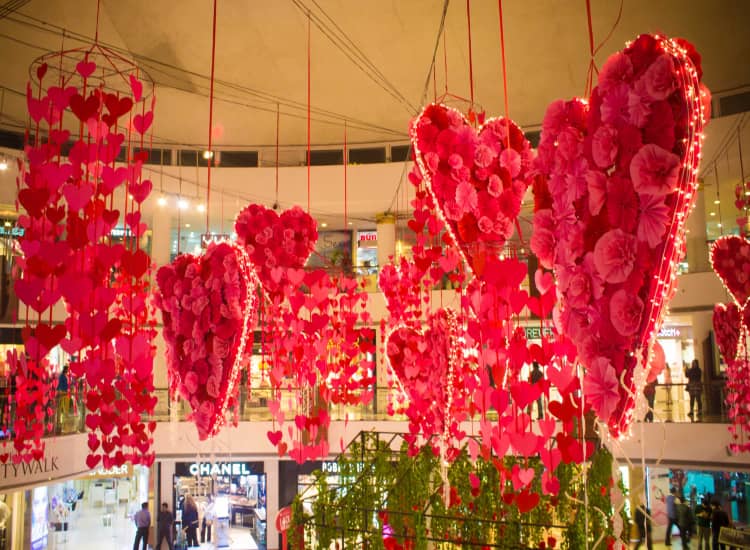 Places To Visit In Delhi On Valentine's Day For Couples