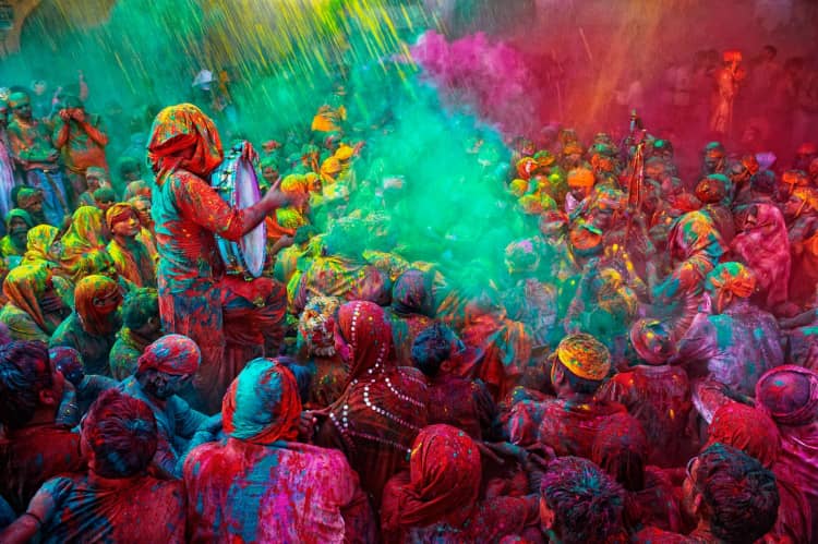 Enjoy holi celebration in Mathura in 2021