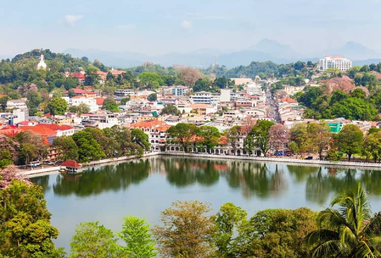 Kandy lake in Srilanka - Free Place