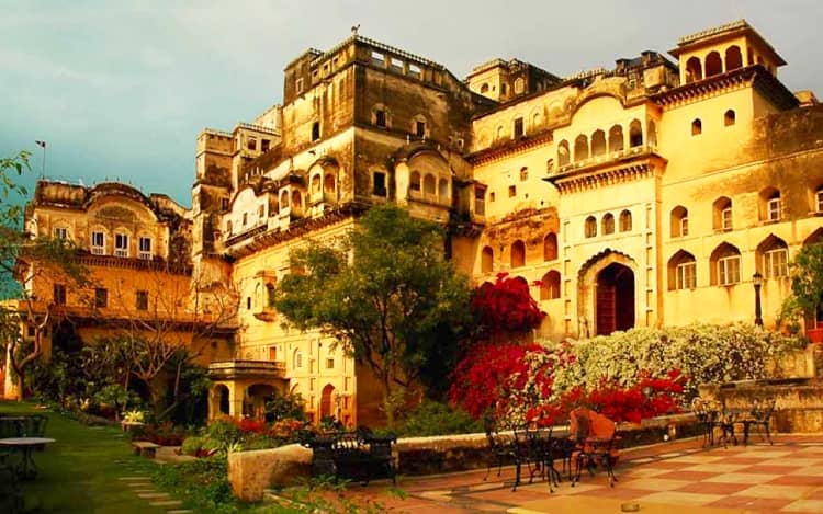 neemrana fort-palace