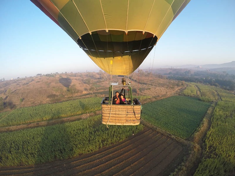 How air balloon rides in Lonavala