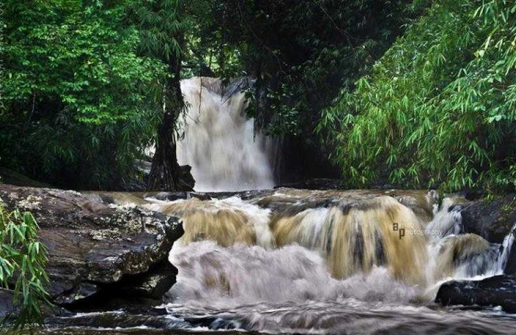 Manjehalli Waterfalls