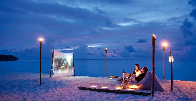 Watch A Good Old Classic Romantic Movie On the Sand Cinema