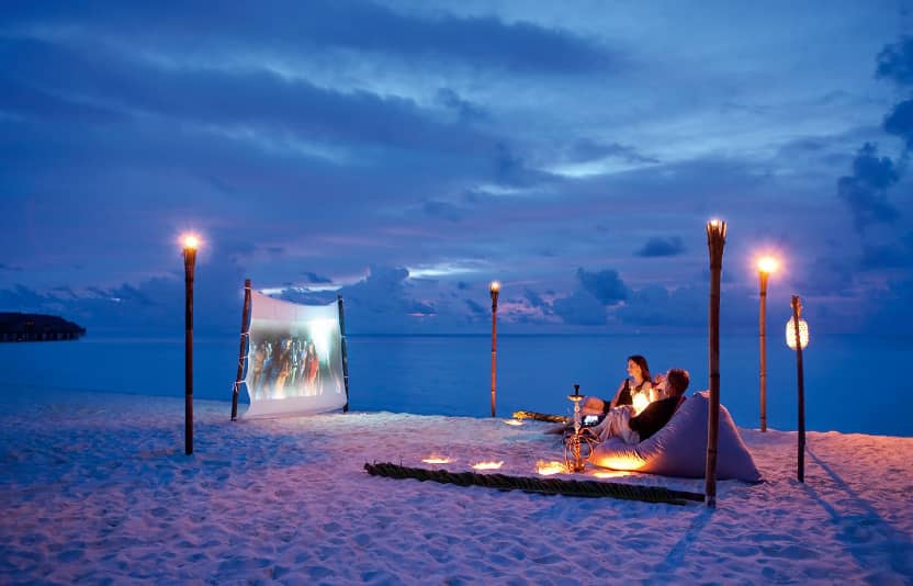 Watch A Good Old Classic Romantic Movie On the Sand Cinema