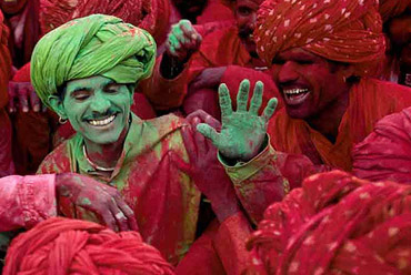 holi special tour package
