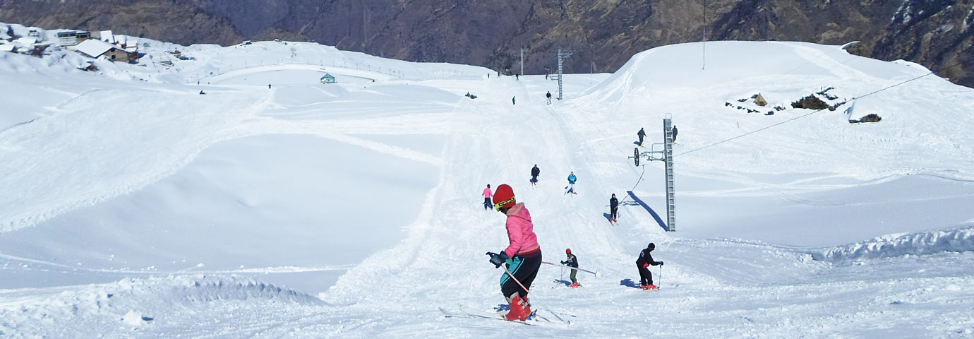 Skiing in Auli