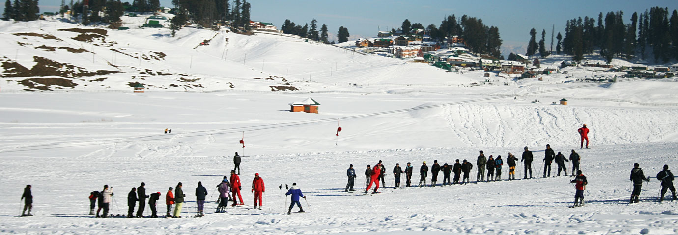 Skiing in Gulmarg