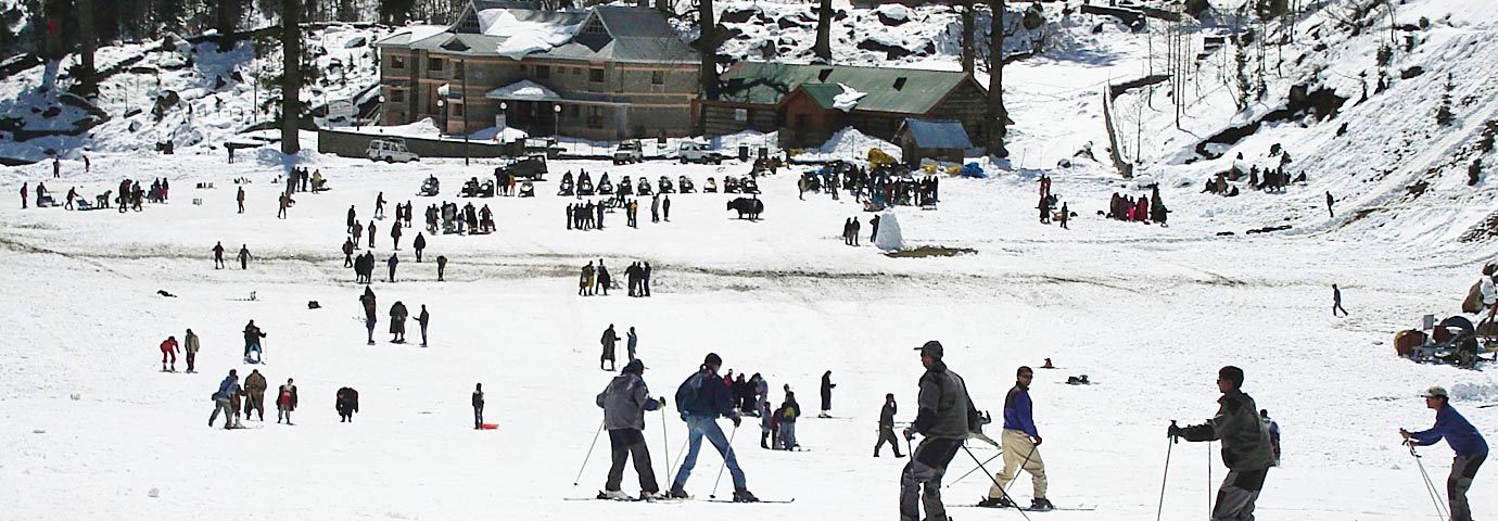 Skiing in Solang valley