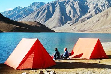 Camping in Chandratal Lake