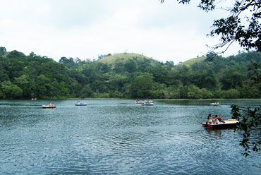 Pookode Lake Wayanad– Tourism of india