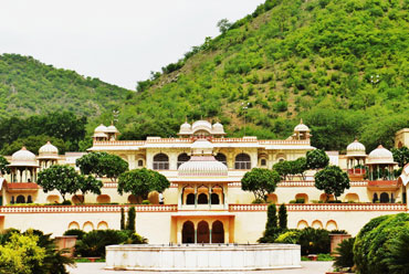 Sisodia Rani Palace Garden